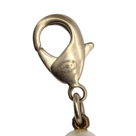 Chanel Cream 2017 Drop Pendant Pearl String Necklace - Picture 8 of 8